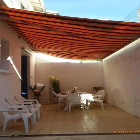 Centre-ville - Bel De 78 M² Avec Cour Privative *