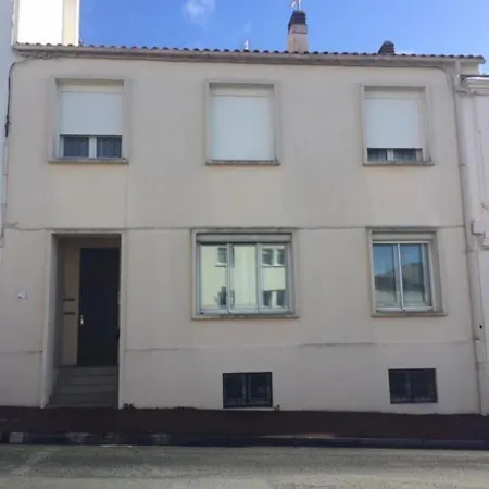 Centre-ville - Bel De 78 M² Avec Cour Privative * Royan