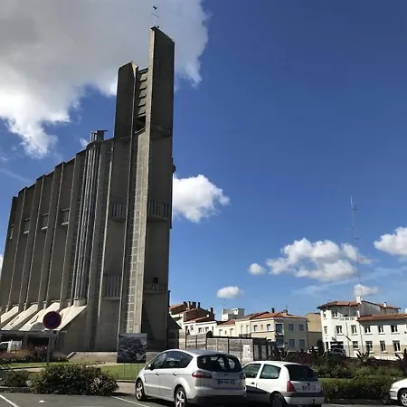 Centre-ville - Bel De 78 M² Avec Cour Privative Royan