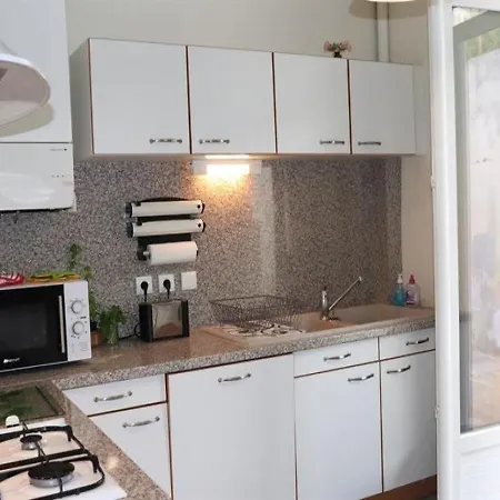 Centre-ville - Bel De 78 M² Avec Cour Privative Royan